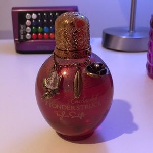 Gently used wonderstruck perfume